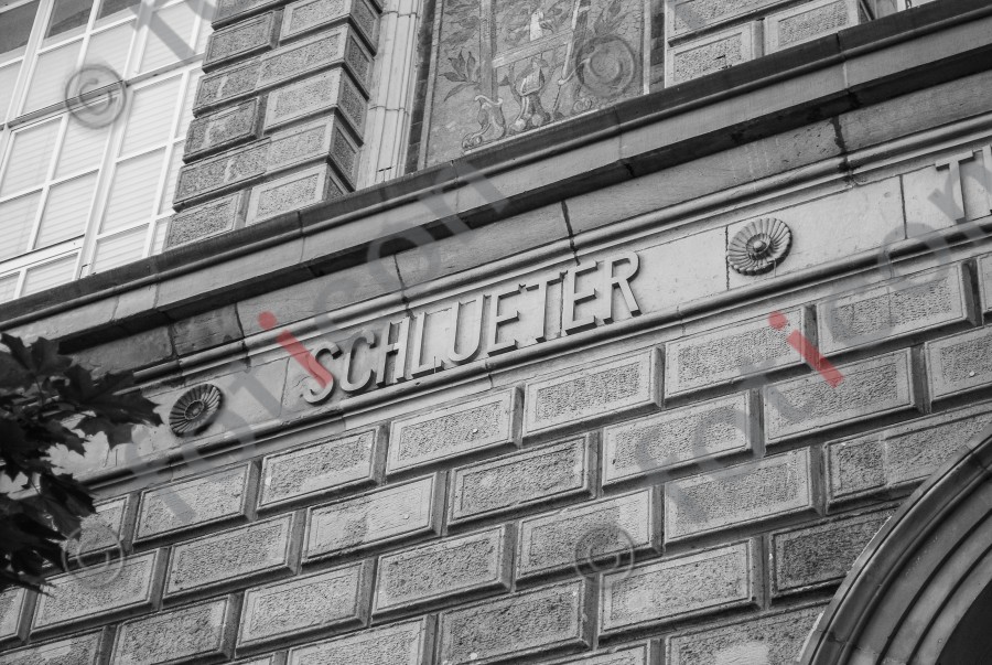 Namensschriftzug "SCHLUETER" | Name inscription "SCHLUETER" (foticon-duesseldorf-akademie-125-sw.jpg)